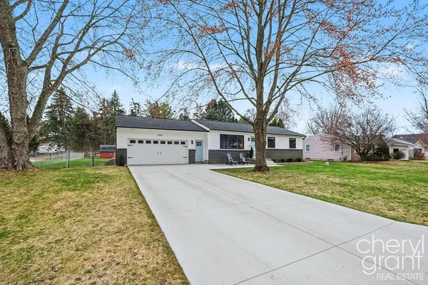 $399,900 | 4040 Ziverts Street Northeast, Rockford, MI 49341