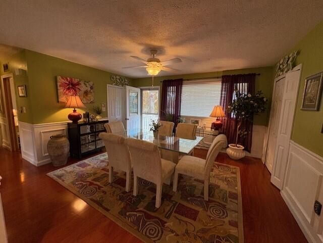 4 Grandview Drive Old Orchard Beach, ME 04064 - Photo 12 of 32 dingin room 2