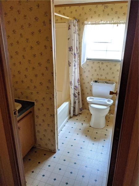 715 Dry Run Road Monongahela, PA 15063 - Photo 18 of 20 Hall bath