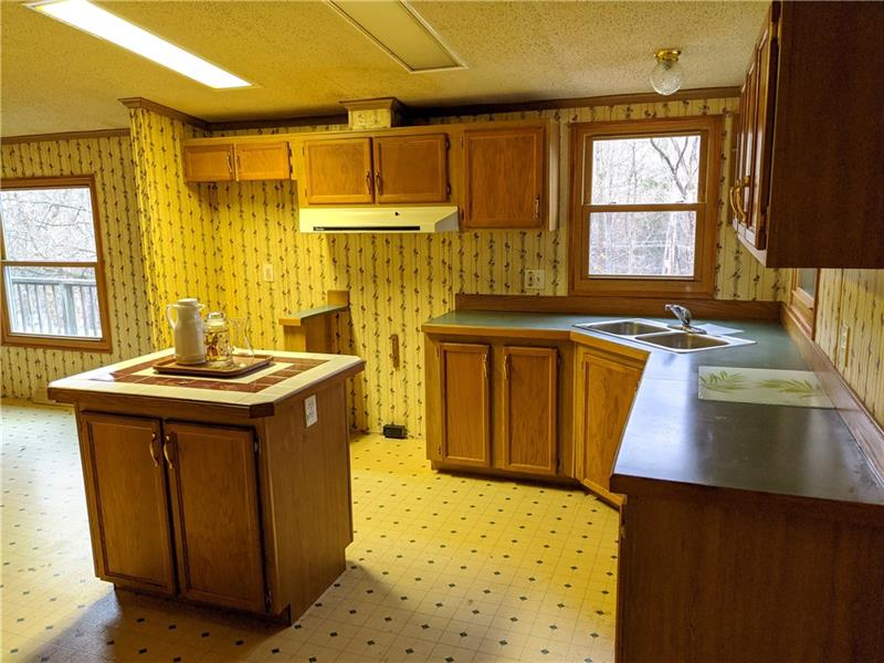 715 Dry Run Road Monongahela, PA 15063 - Photo 9 of 20 Kitchen
