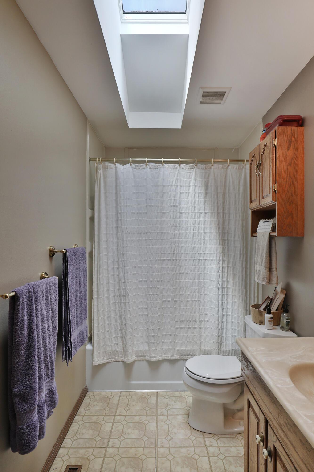 1658 Parkgate Road Columbus, OH 43229 - Photo 12 of 26 Gallery Image 12