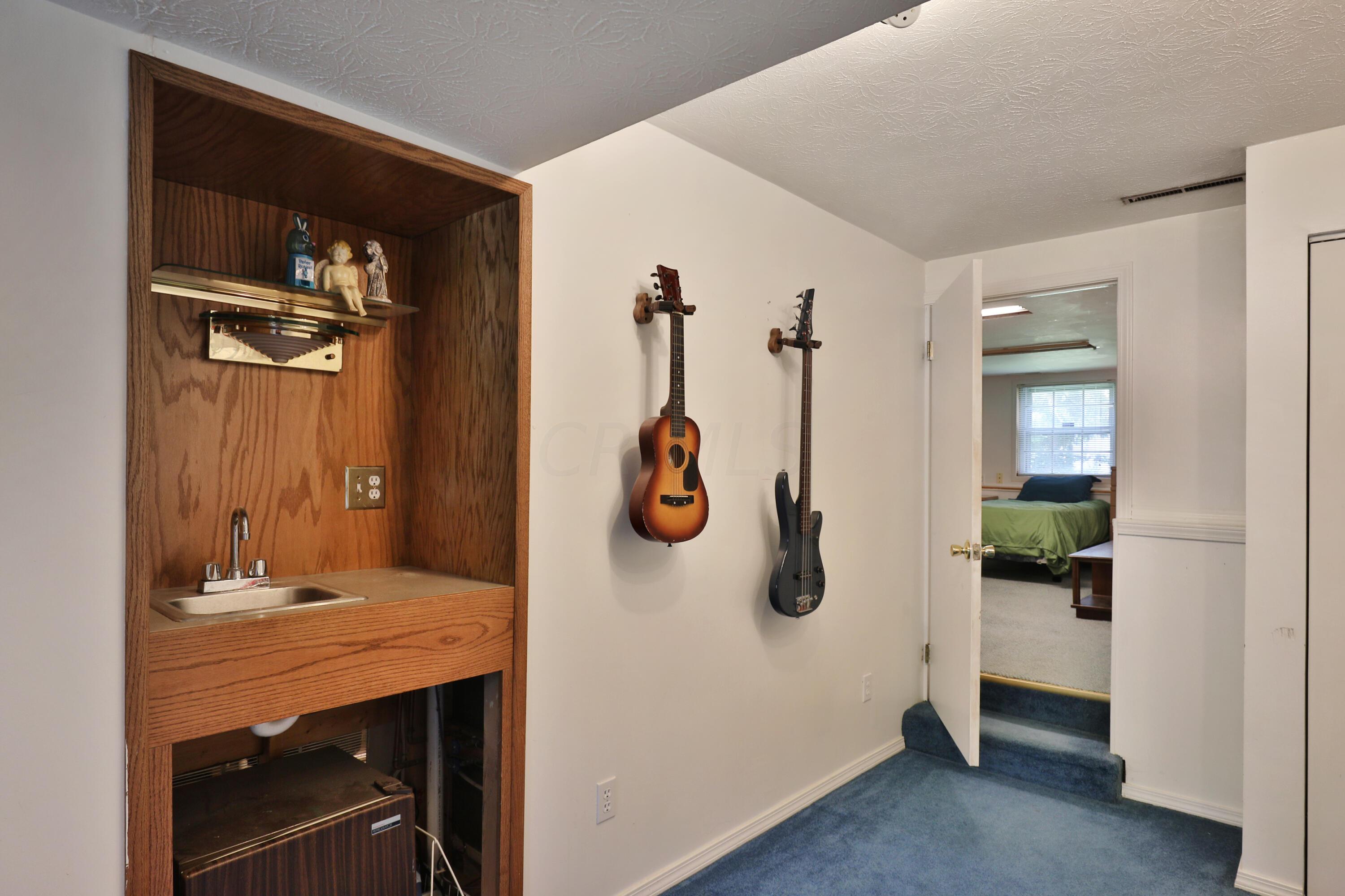 1658 Parkgate Road Columbus, OH 43229 - Photo 19 of 26 Gallery Image 19