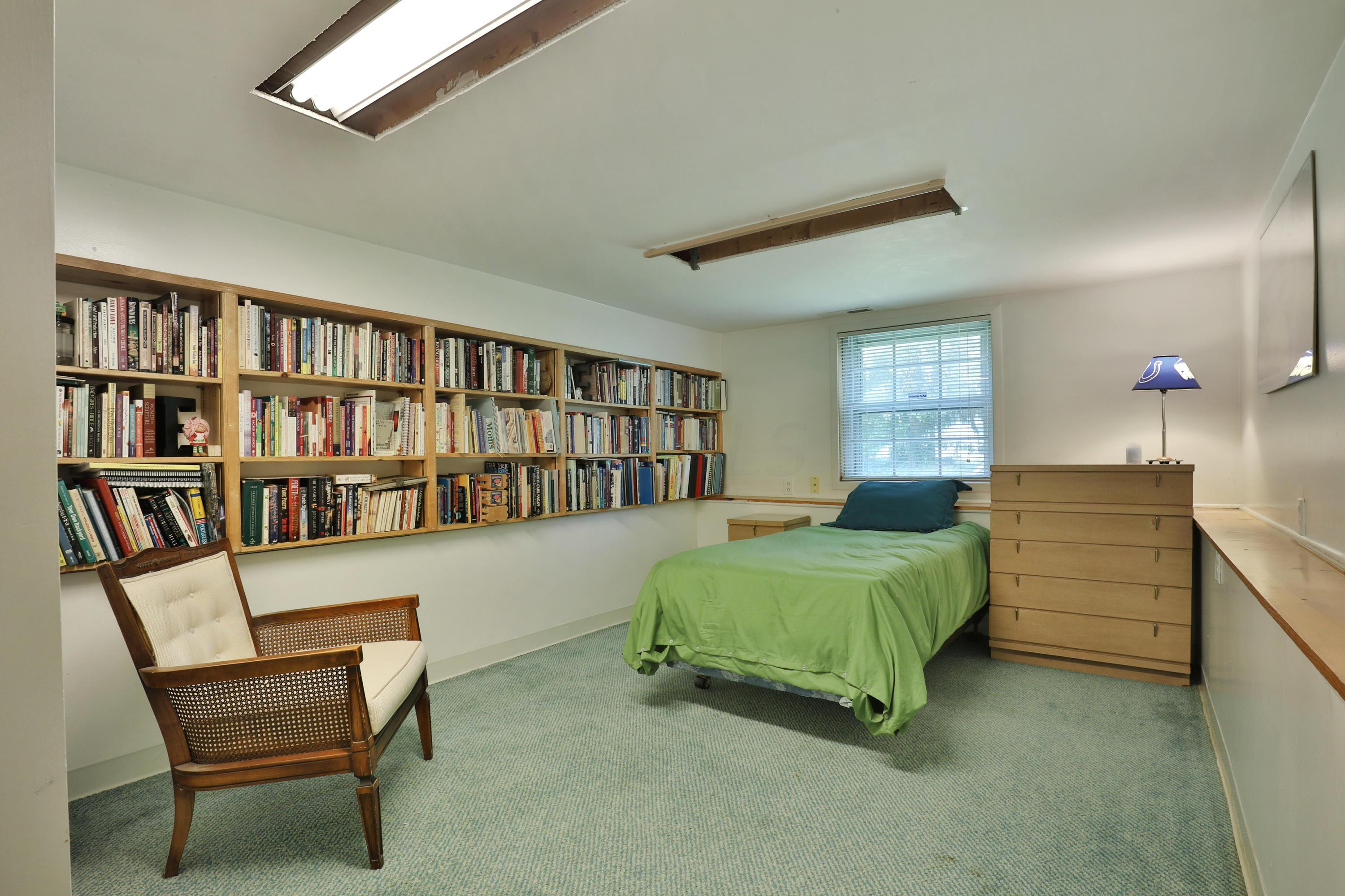 1658 Parkgate Road Columbus, OH 43229 - Photo 20 of 26 Gallery Image 20