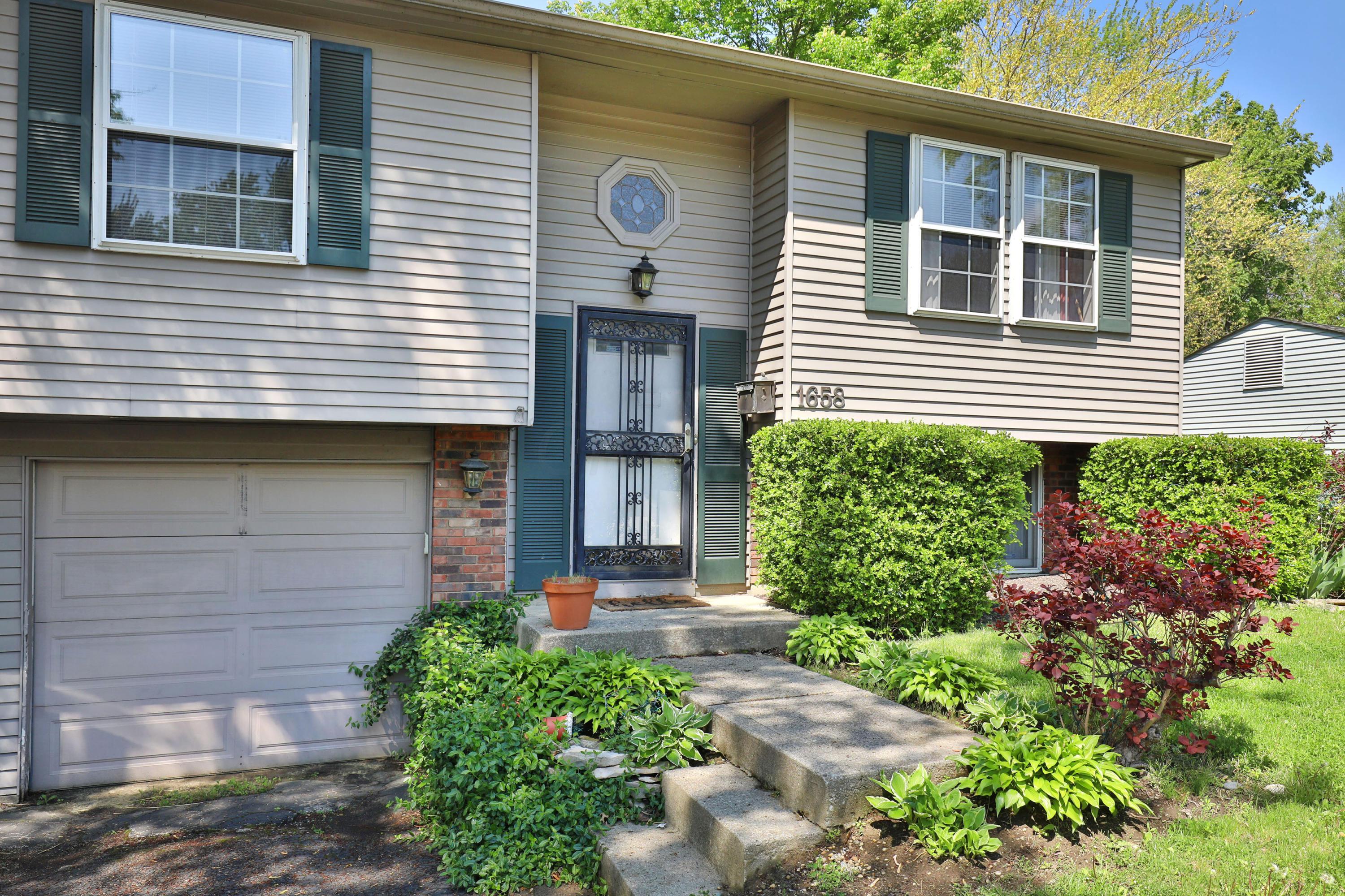 1658 Parkgate Road Columbus, OH 43229 - Photo 2 of 26 Gallery Image 2