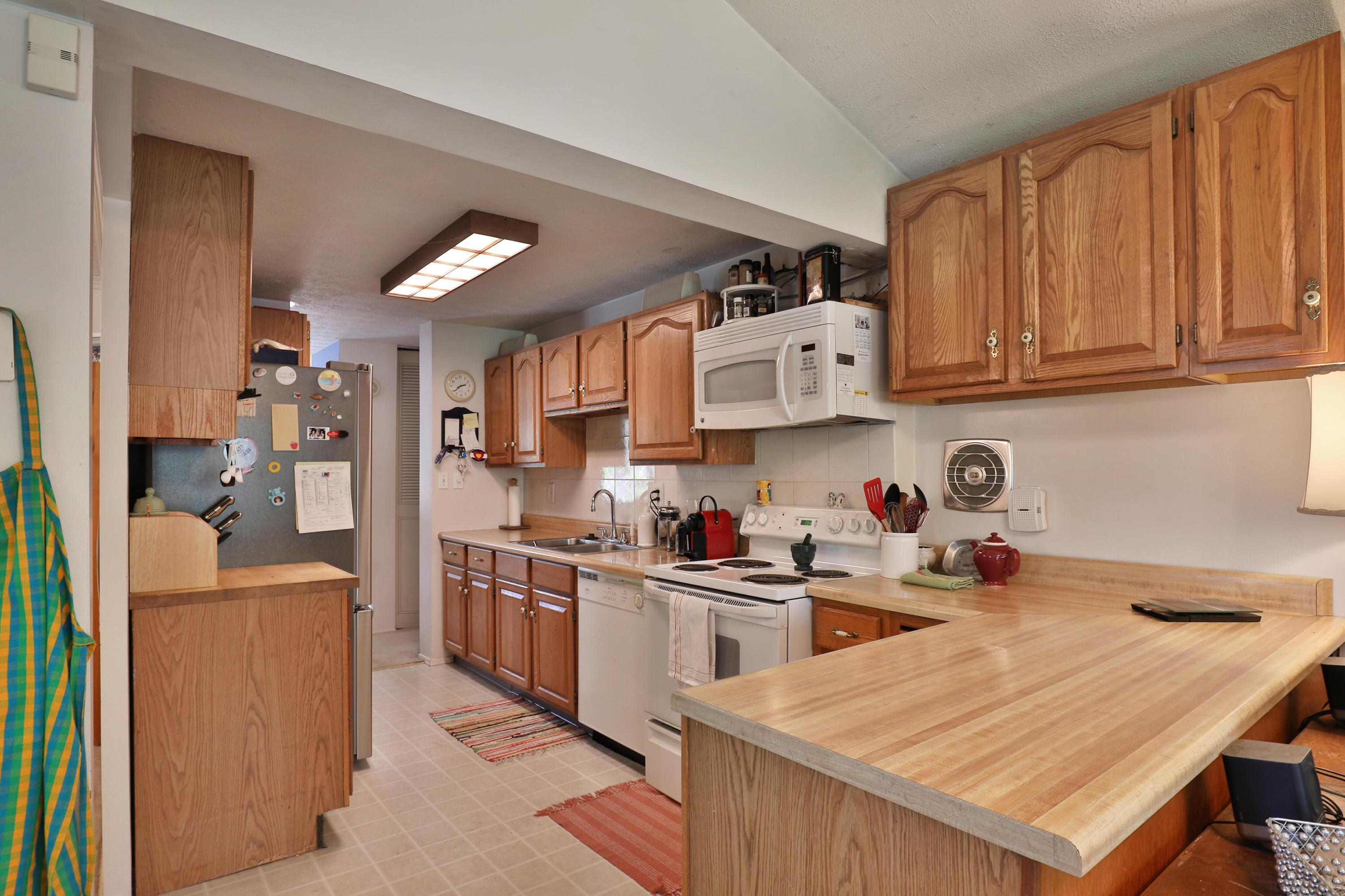 1658 Parkgate Road Columbus, OH 43229 - Photo 7 of 26 Gallery Image 7