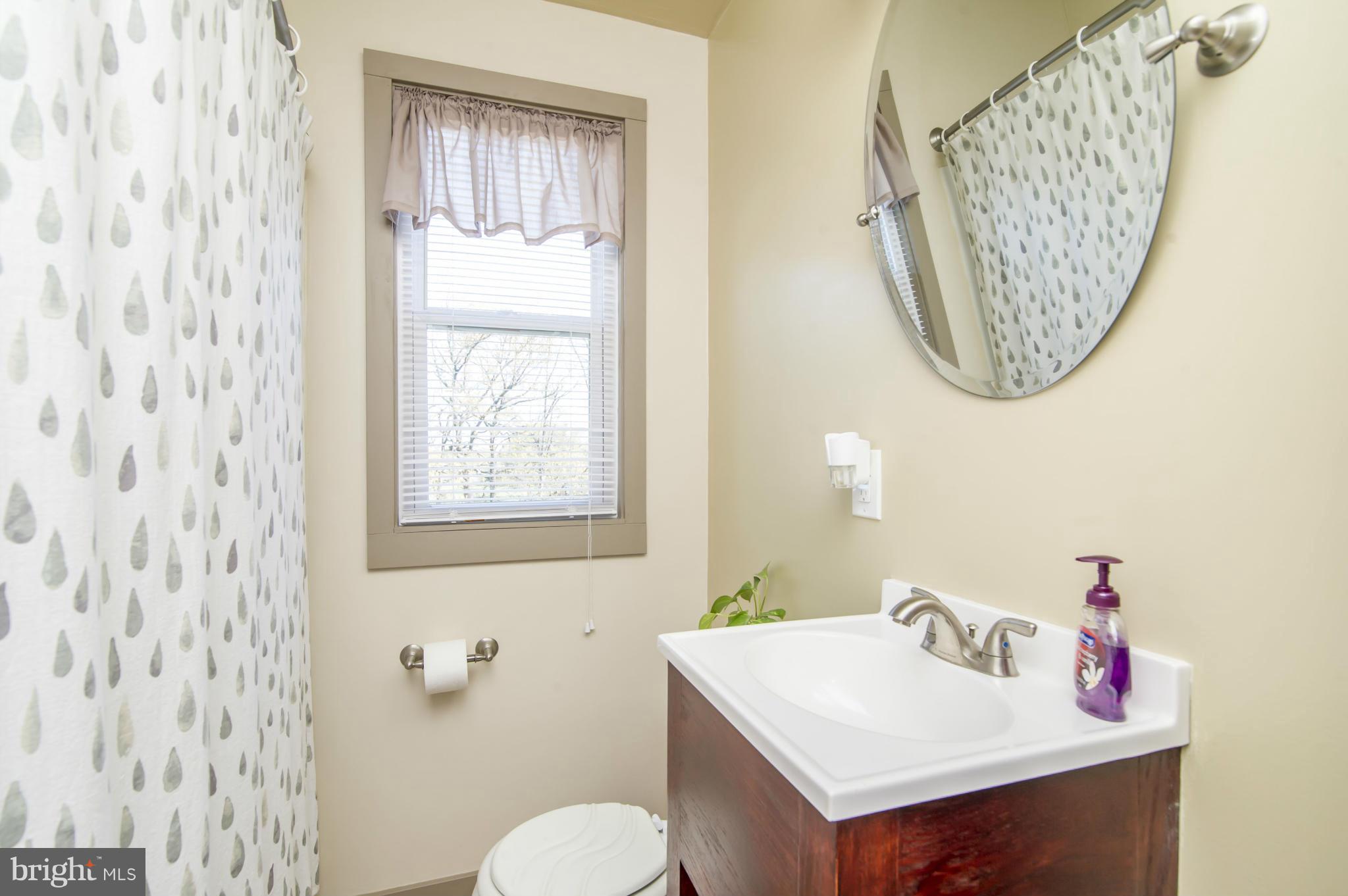 519 Welbrook Road Baltimore, MD 21221 - Photo 13 of 25 Bath