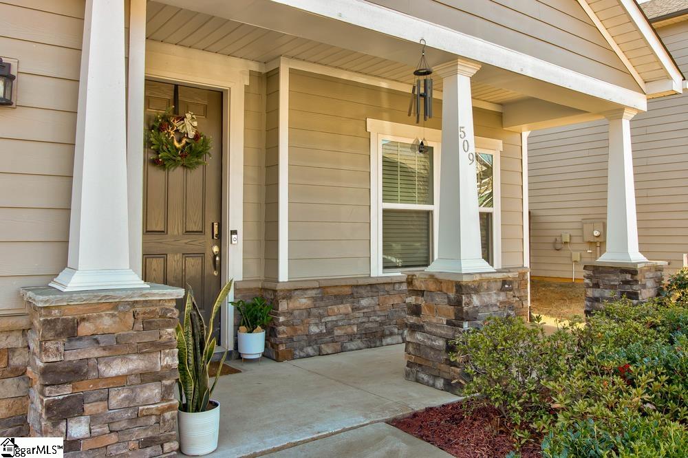 509 Grandon Road Greer, SC 29651 - Photo 2 of 34