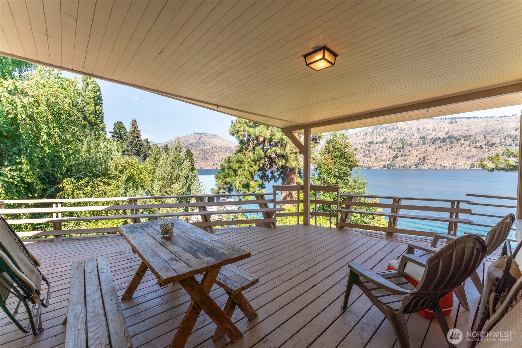 15082 South Lakeshore Road Chelan, WA 98816 - Photo 29 of 36