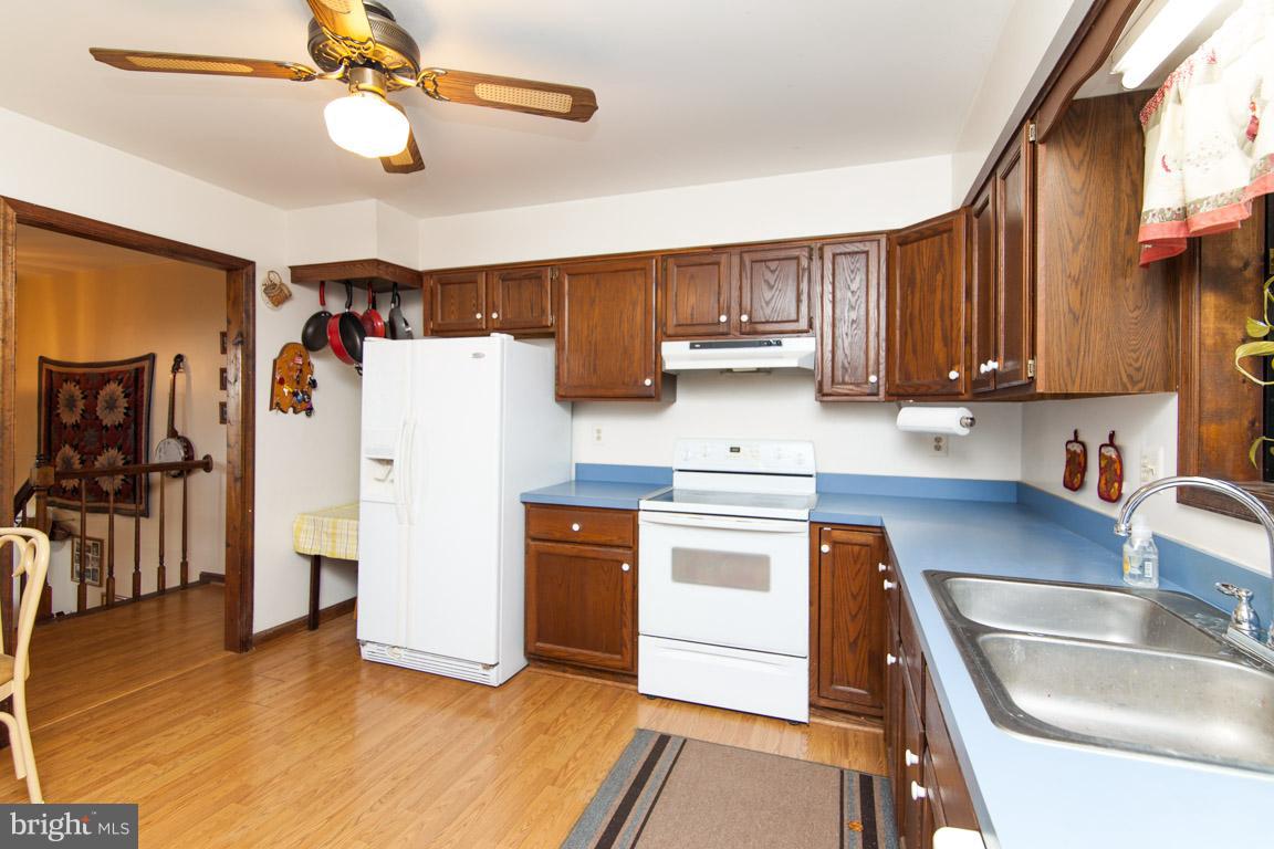 3216 Midland Road Midland, VA 22728 - Photo 11 of 30 Kitchen