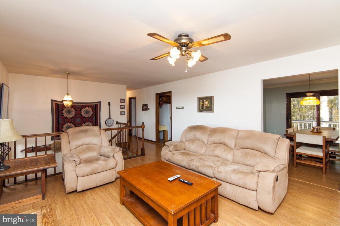 3216 Midland Road Midland, VA 22728 - Photo 16 of 30 Living Room