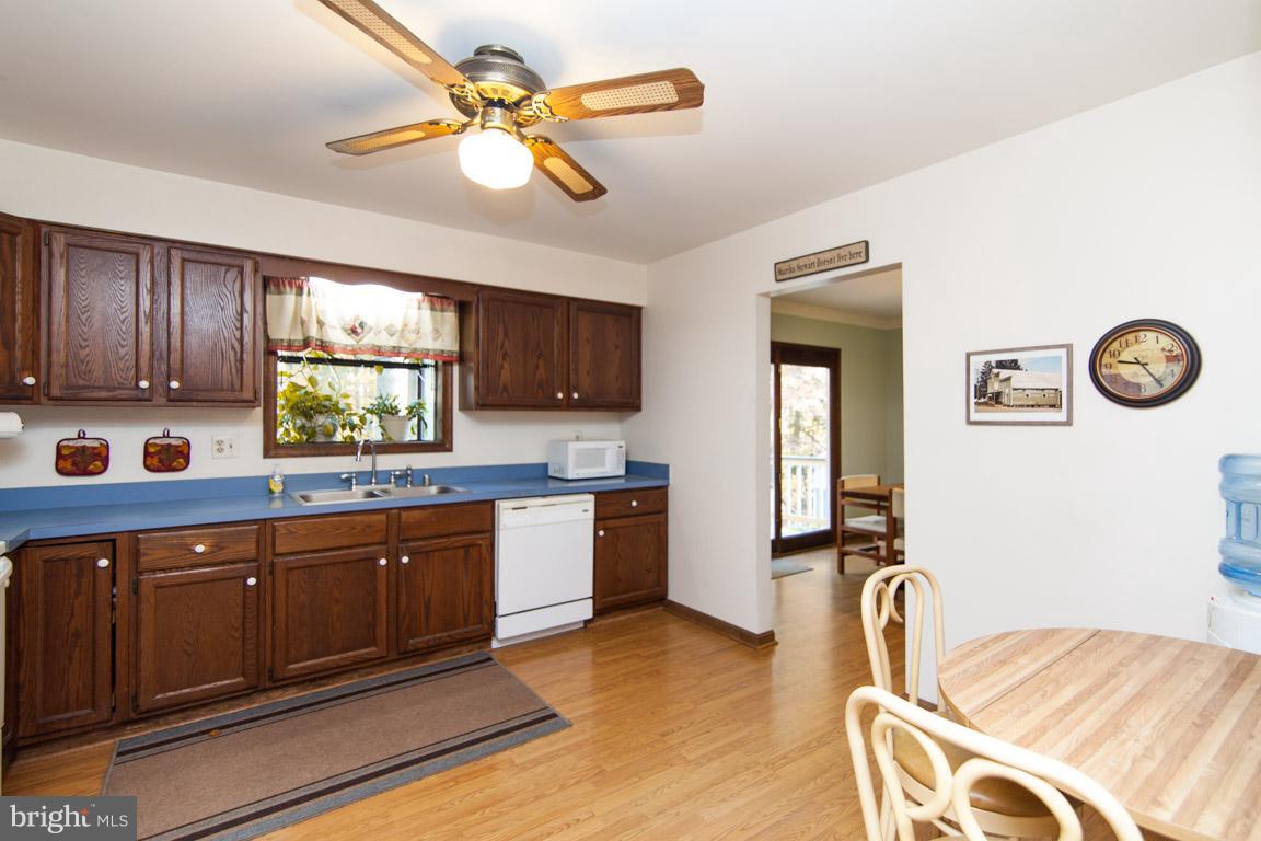 3216 Midland Road Midland, VA 22728 - Photo 10 of 30 Kitchen