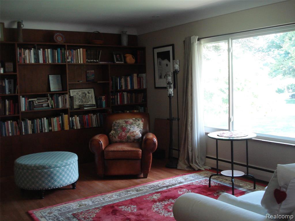 220 Montmorency Road Rochester, MI 48307 - Photo 8 of 18