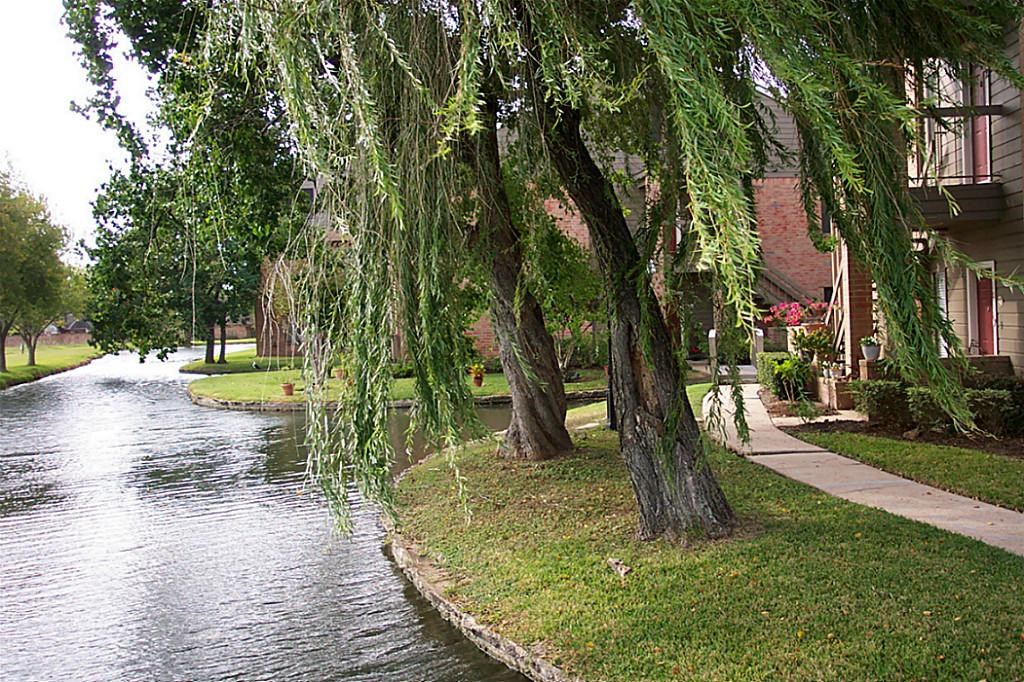 2023 Gentryside Drive, Unit 103 Houston, TX 77077 - Photo 30 of 33