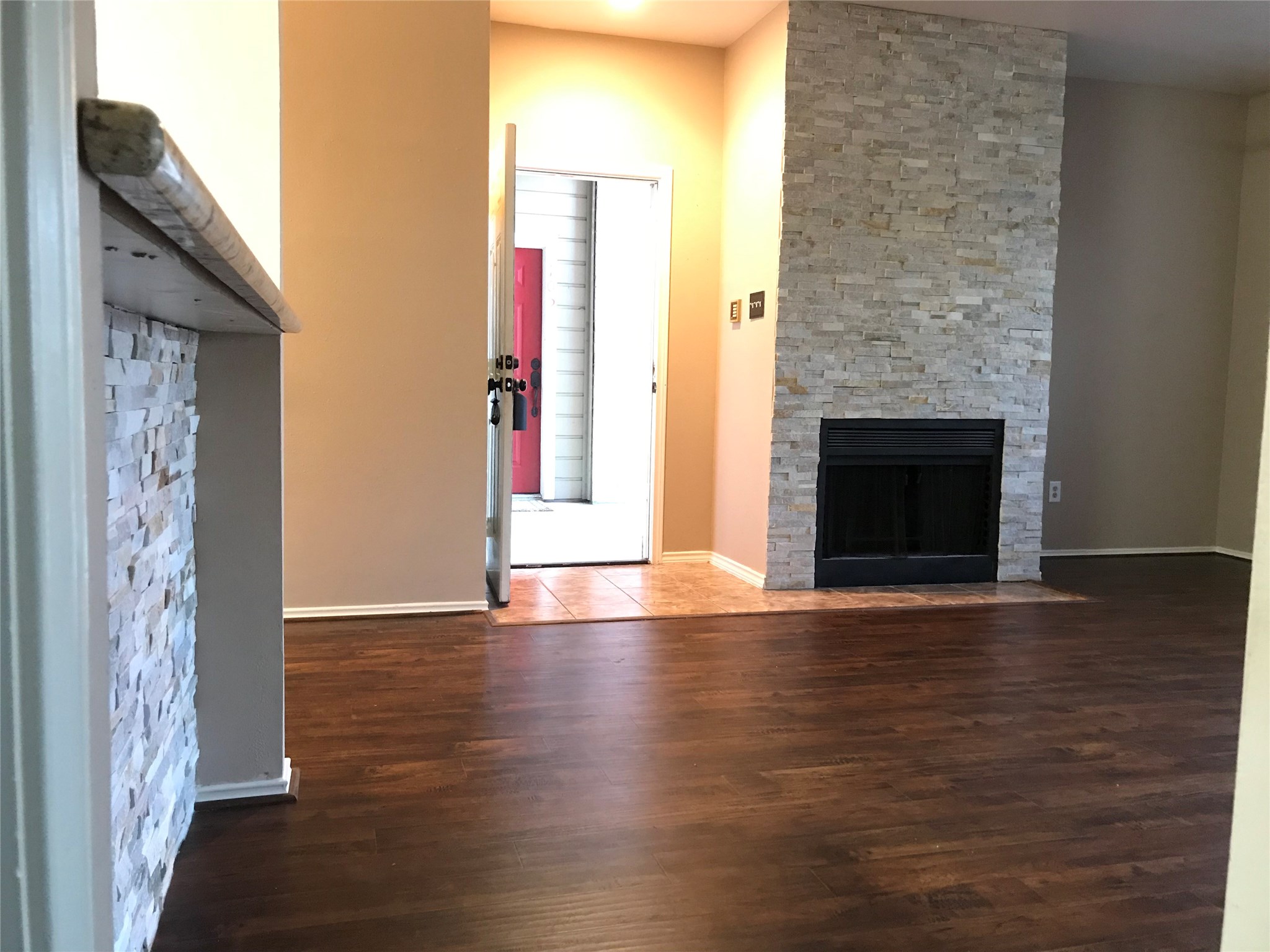 2023 Gentryside Drive, Unit 103 Houston, TX 77077 - Photo 5 of 33 Welcome !!