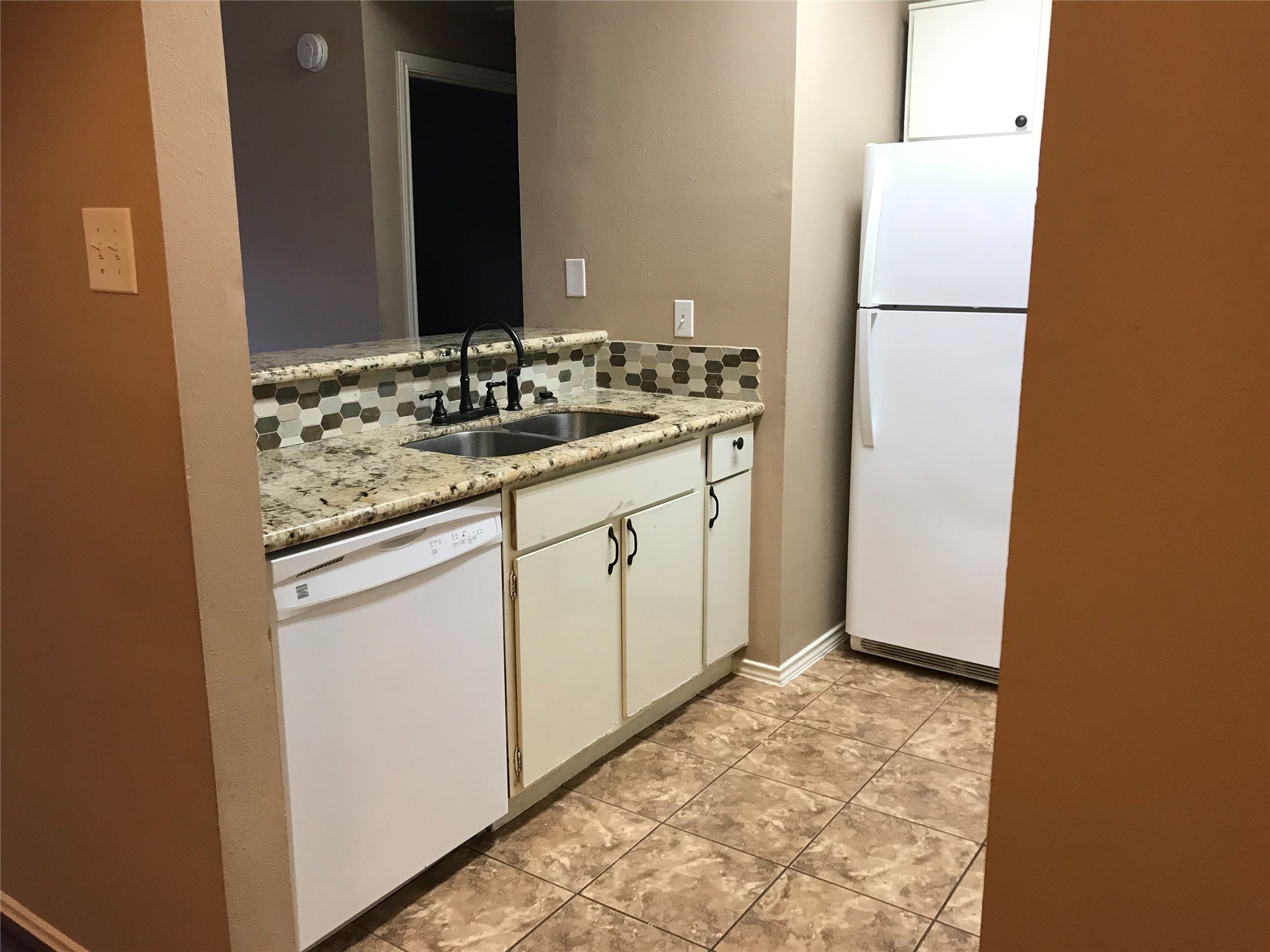 2023 Gentryside Drive, Unit 103 Houston, TX 77077 - Photo 9 of 33