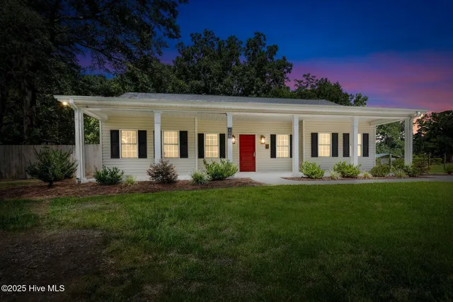 $284,000 | 406 South Dennis Street, Enfield, NC 27823