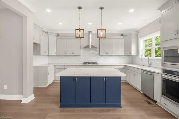 $789,900 | 3104 Pasture View Drive, Summerfield, NC 27358