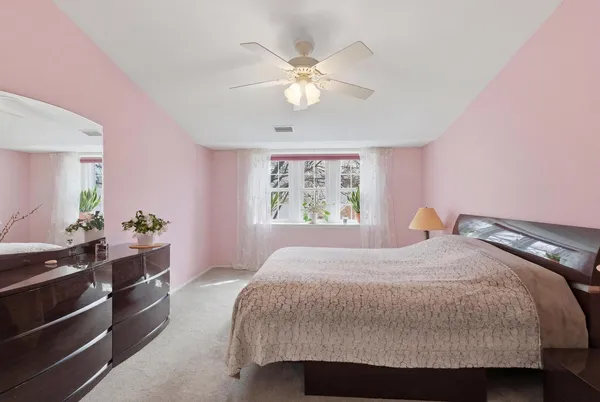 $290,000 | 1606 Pennsbury Court, Unit C2, Wheeling, IL 60090