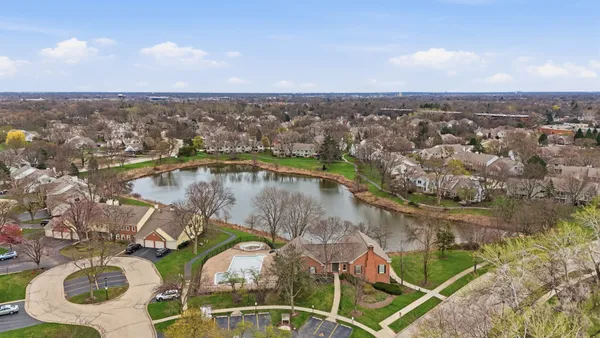 $290,000 | 1606 Pennsbury Court, Unit C2, Wheeling, IL 60090
