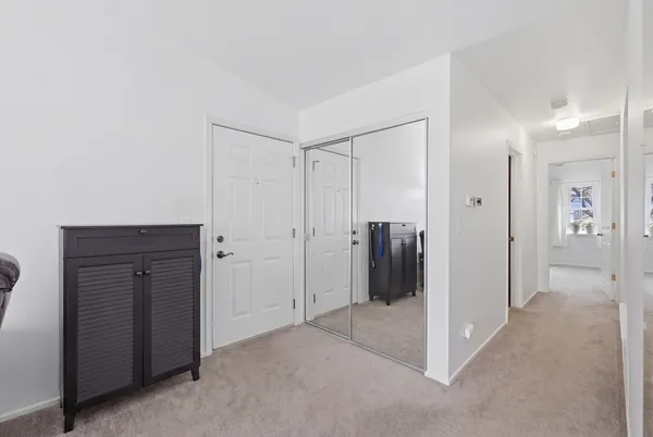 $290,000 | 1606 Pennsbury Court, Unit C2, Wheeling, IL 60090