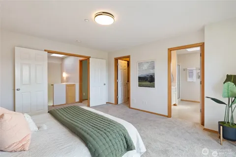 $899,950 | 2255 North Aviator Lane, Oak Harbor, WA 98277