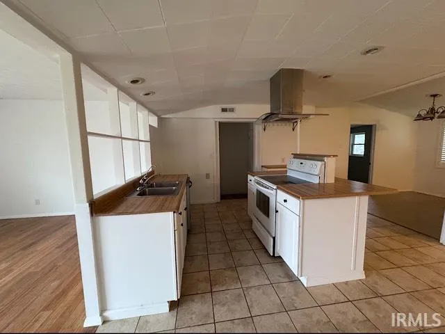 $1,200 | 2912 North Westwood Road, Muncie, IN 47303