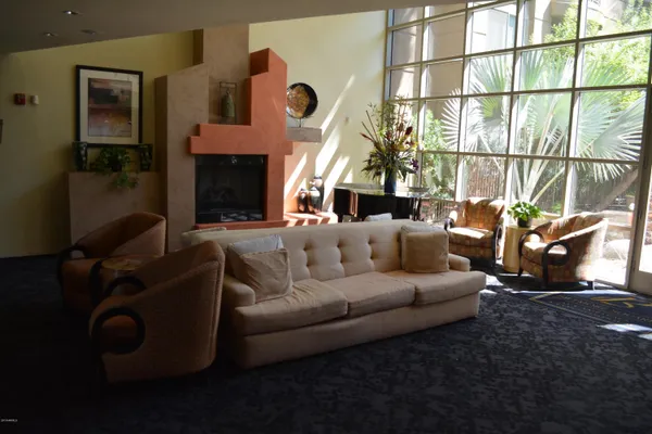 $1,600 | 1701 East Colter Street, Unit 313, Phoenix, AZ 85016