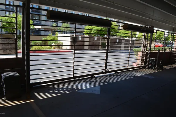 $1,600 | 1701 East Colter Street, Unit 313, Phoenix, AZ 85016