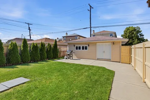 $619,000 | 5800 West Giddings Street, Chicago, IL 60630