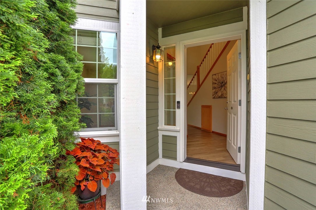 6731 Southeast 3rd Street Renton, WA 98059 - Photo 4 of 31 a view of front door