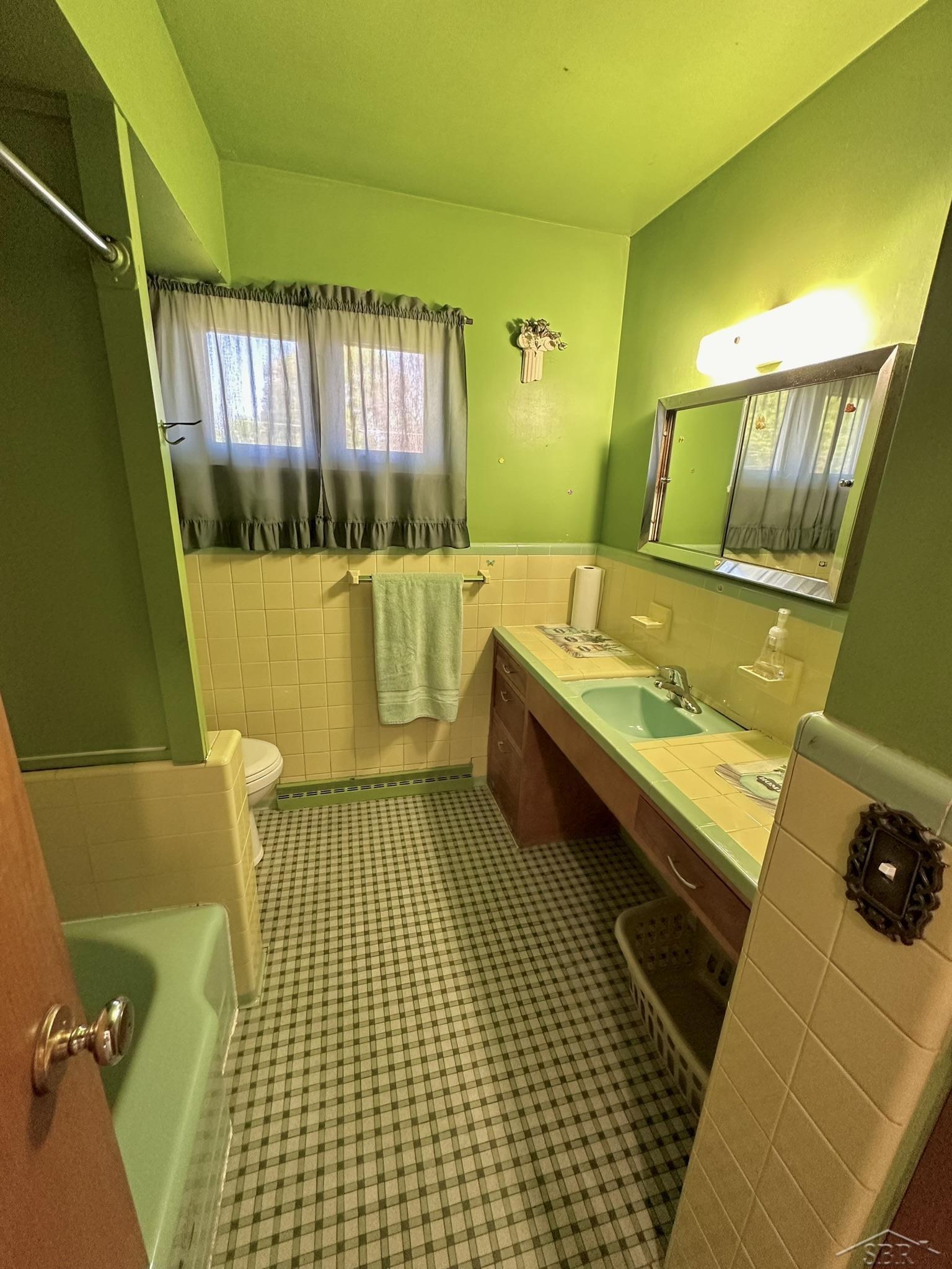 2467 Shattuck Road Saginaw, MI 48603 - Photo 13 of 38 50141759-f1140e4f-1a41-4fdd-b64d-a283d2fa9ce3.JPG