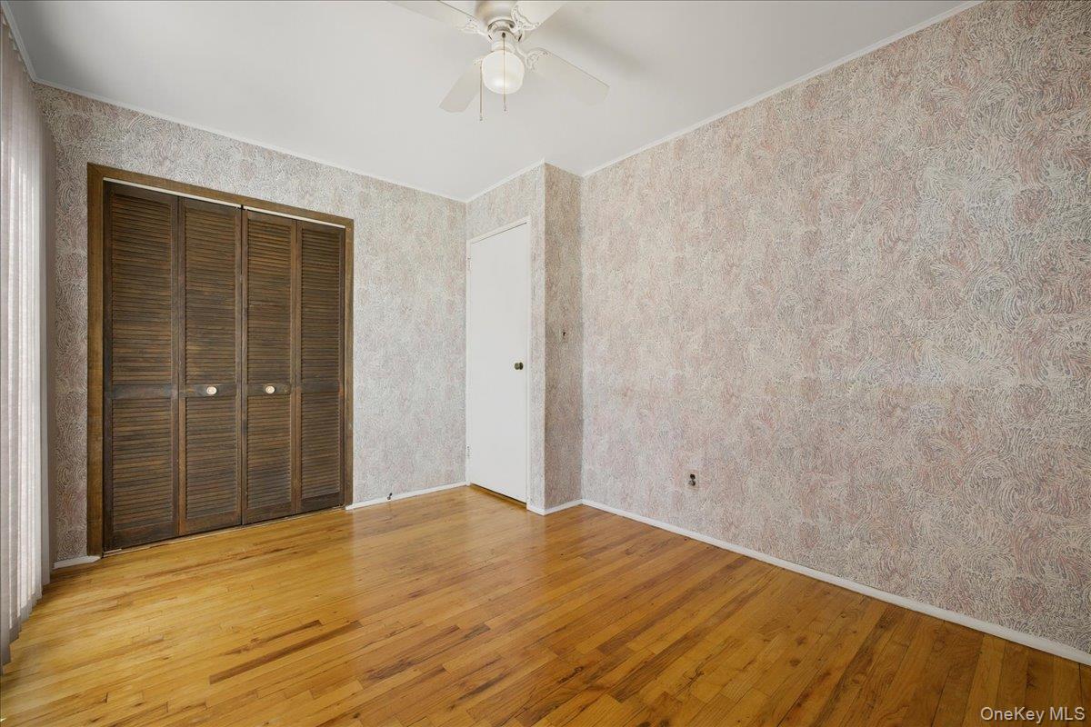 2846 Walter Road Wantagh, NY 11793 - Photo 15 of 34