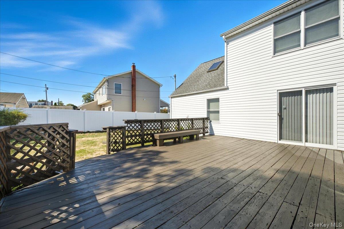 2846 Walter Road Wantagh, NY 11793 - Photo 28 of 34