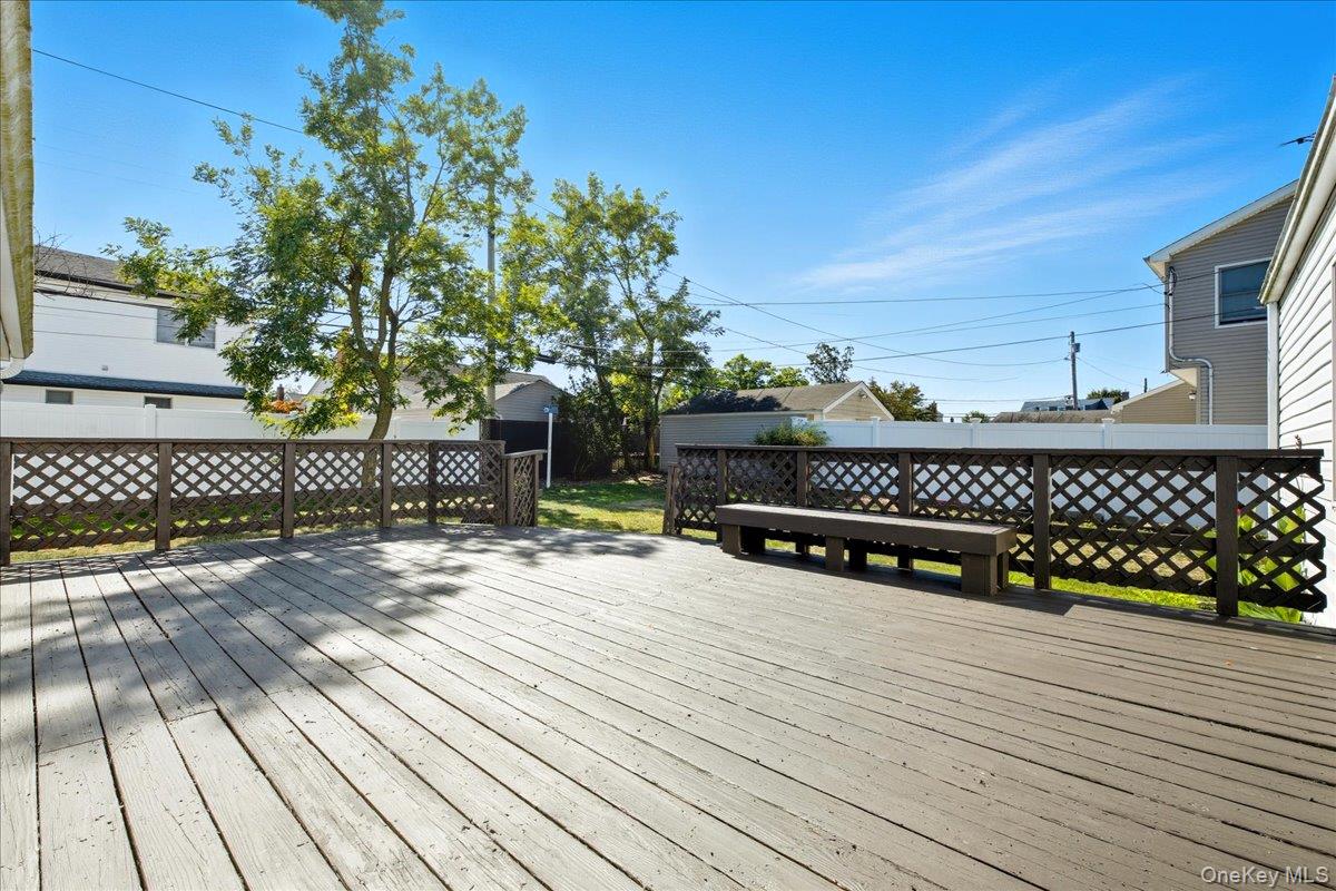 2846 Walter Road Wantagh, NY 11793 - Photo 29 of 34