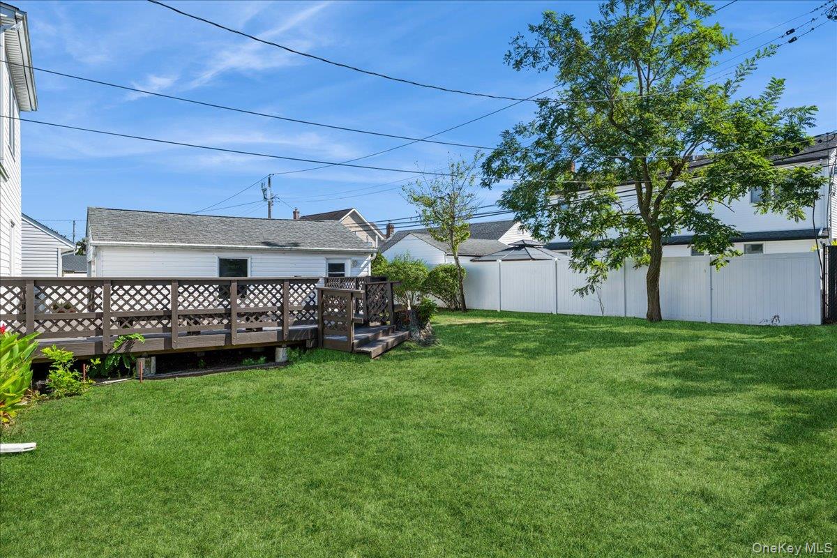 2846 Walter Road Wantagh, NY 11793 - Photo 30 of 34