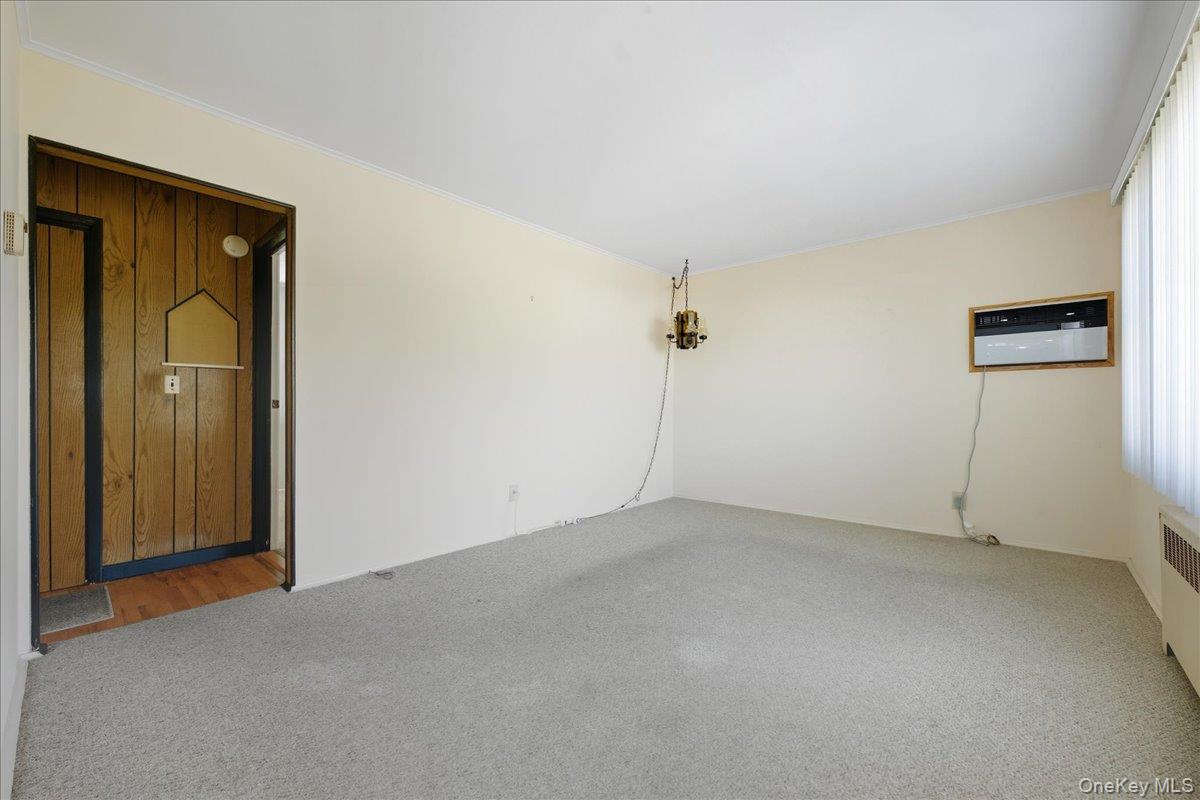 2846 Walter Road Wantagh, NY 11793 - Photo 3 of 34