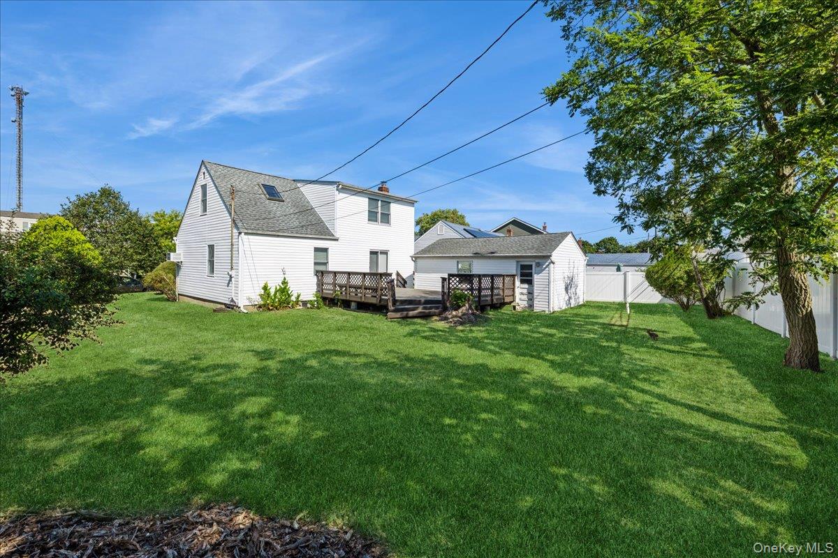 2846 Walter Road Wantagh, NY 11793 - Photo 31 of 34