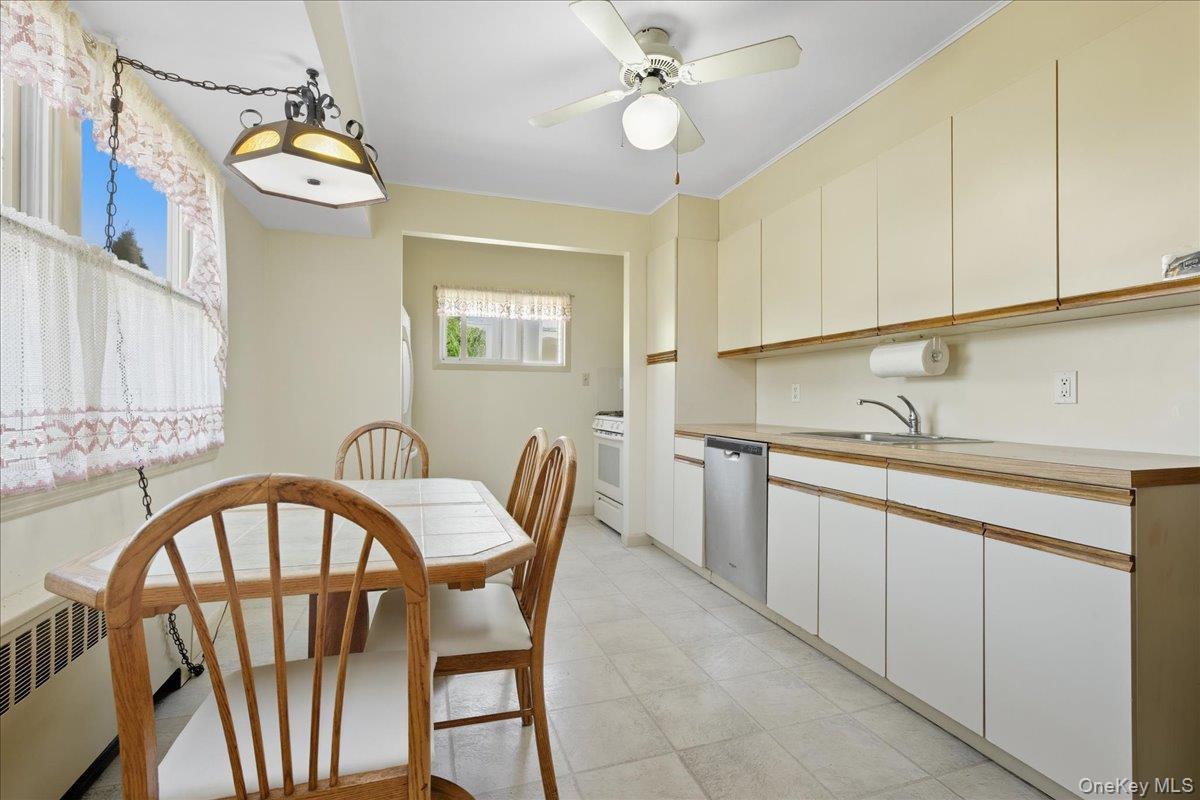 2846 Walter Road Wantagh, NY 11793 - Photo 9 of 34