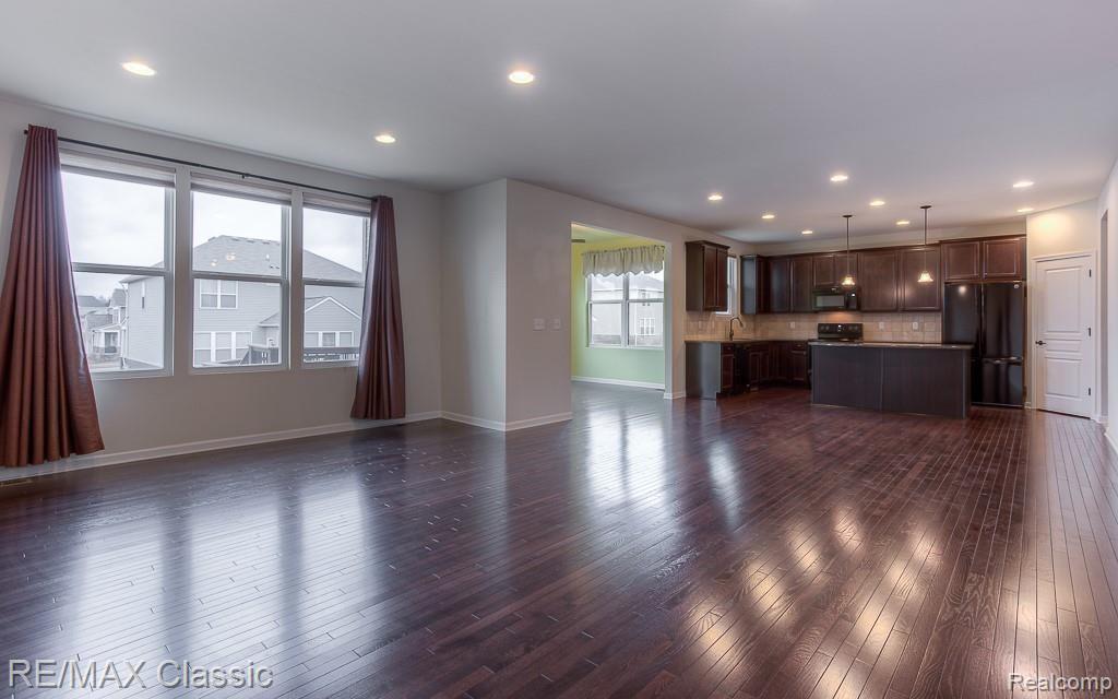 29845 Macintosh Lane New Hudson, MI 48165 - Photo 5 of 46
