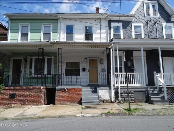 $1,200 | 1015 Race Street, Coal Township, PA 17866