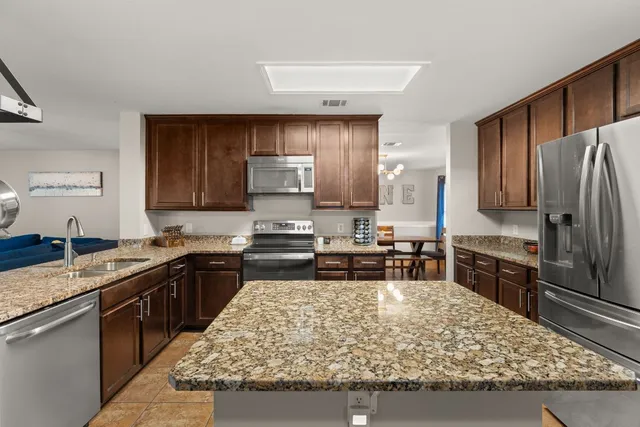 $559,999 | 2552 Lavendale Court, Austin, TX 78748