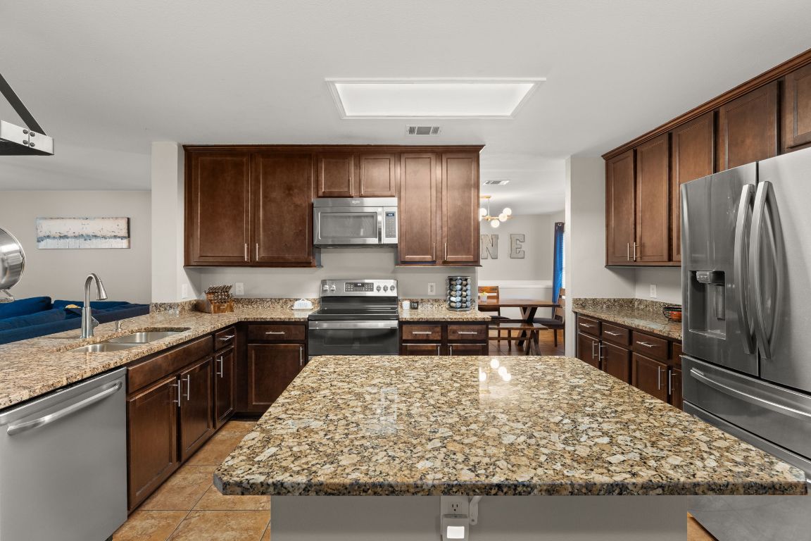 2552 Lavendale Court Austin, TX 78748 - Photo 12 of 35