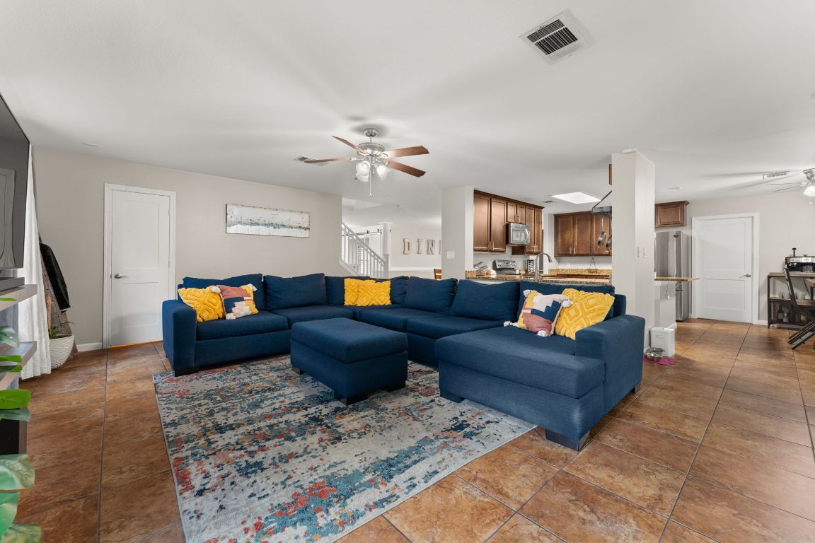 2552 Lavendale Court Austin, TX 78748 - Photo 5 of 35