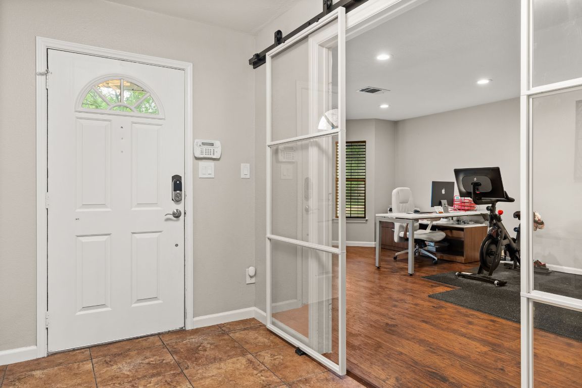 2552 Lavendale Court Austin, TX 78748 - Photo 7 of 35