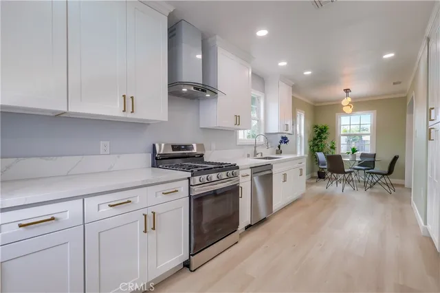 $869,500 | 2124 Baltic Avenue, Long Beach, CA 90810