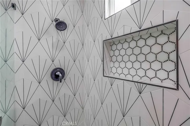 $869,500 | 2124 Baltic Avenue, Long Beach, CA 90810