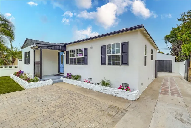 $869,500 | 2124 Baltic Avenue, Long Beach, CA 90810