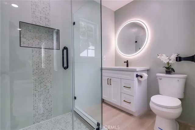 $869,500 | 2124 Baltic Avenue, Long Beach, CA 90810