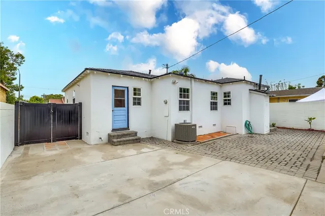 $869,500 | 2124 Baltic Avenue, Long Beach, CA 90810
