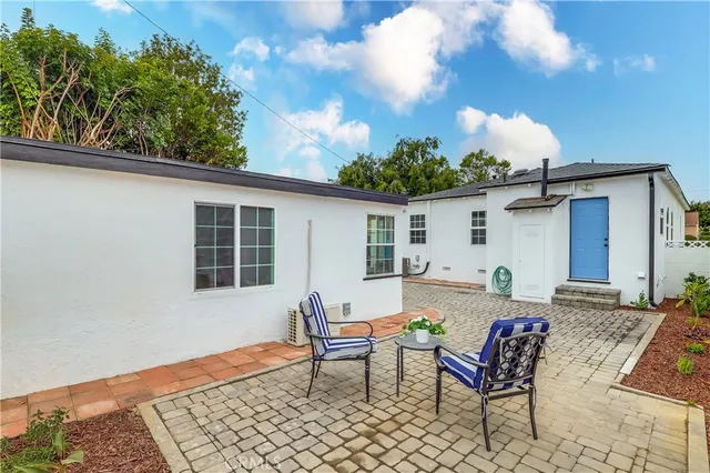 $869,500 | 2124 Baltic Avenue, Long Beach, CA 90810